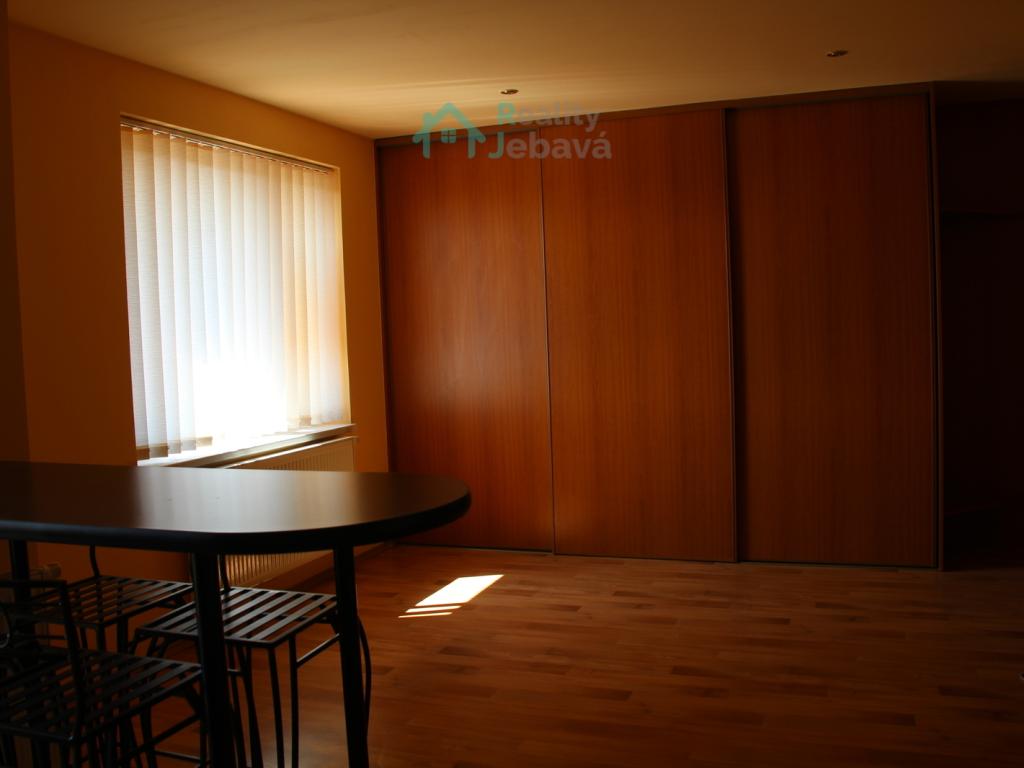 Pronájem bytu 1+kk 35 m2