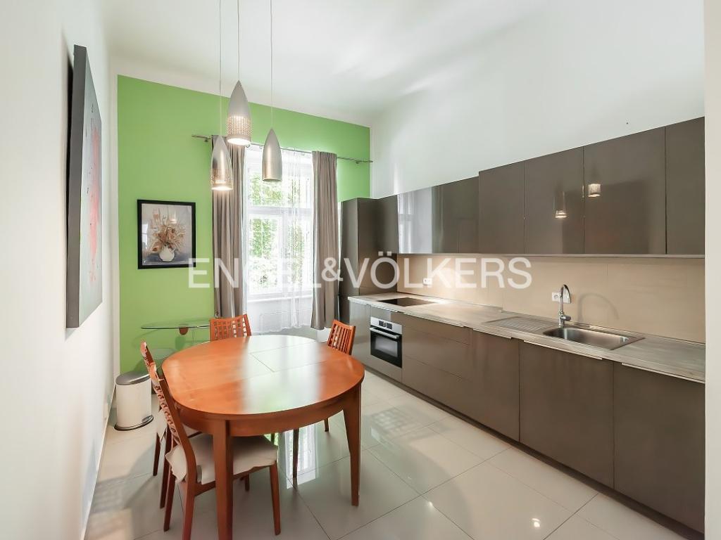 Pronájem bytu 3+1 103 m2, Praha – náhled fotky 2
