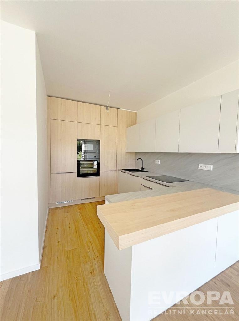 Pronájem bytu 3+kk 74 m2