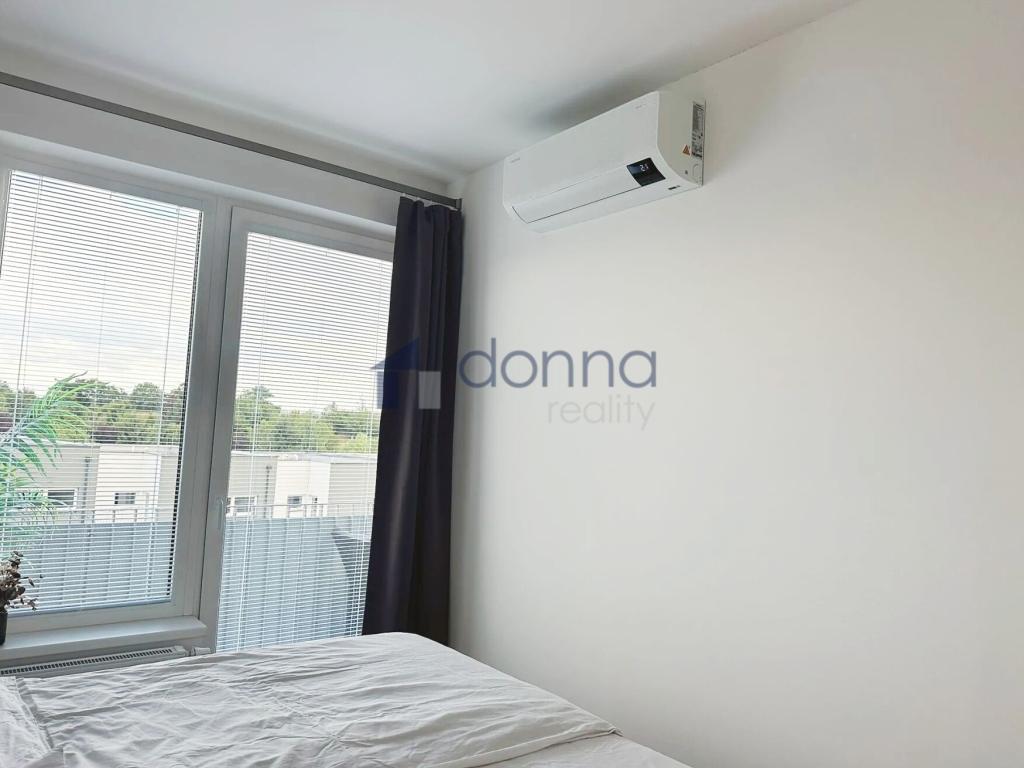 Pronájem bytu 2+kk 44 m2, Praha – náhled fotky 9