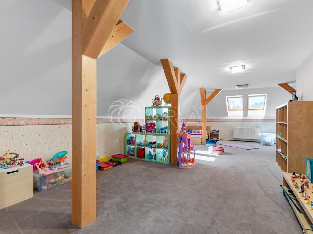 Pronájem bytu 4+kk 230 m2, Beroun – náhled fotky 23
