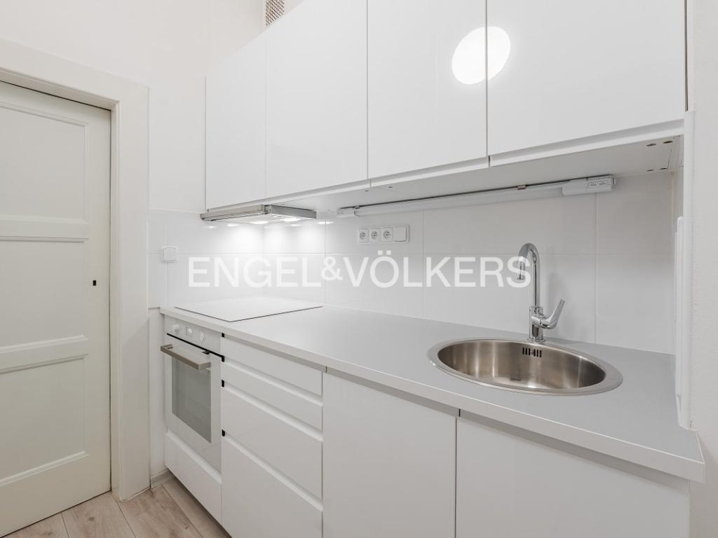 Pronájem bytu 2+kk 51 m² – pohled 2