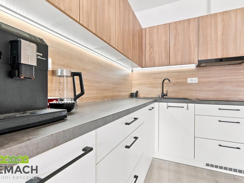 Pronájem bytu 2+kk 61 m2, Uherské Hradiště – náhled fotky 7