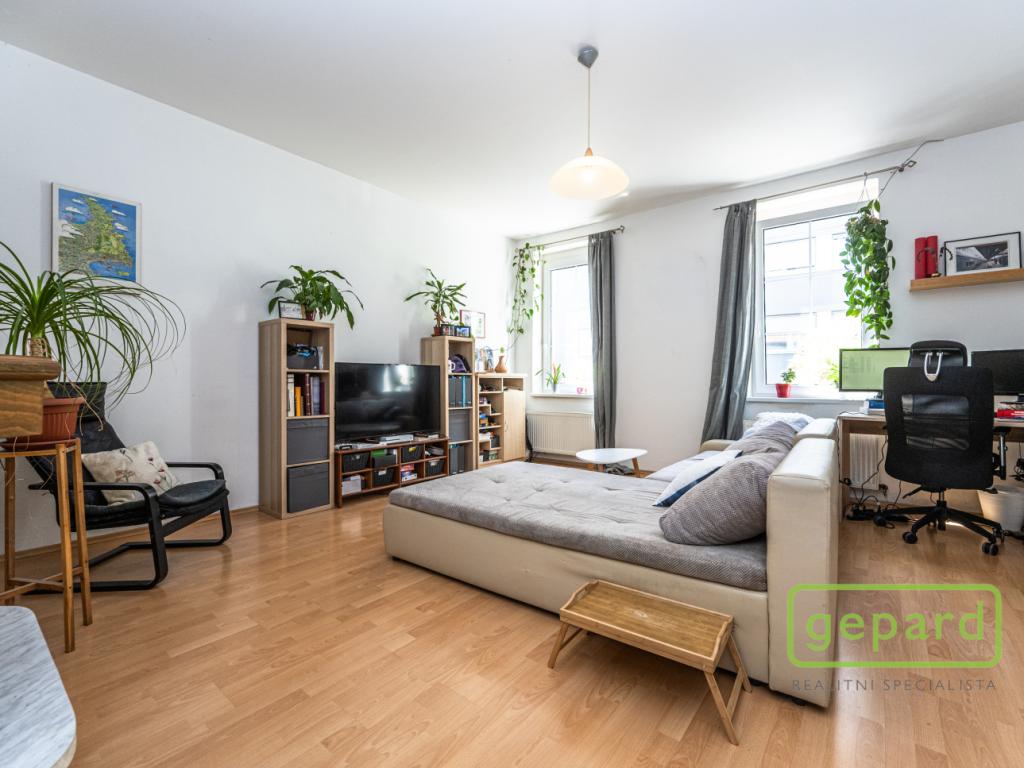 Prodej bytu 2+1 68 m² – pohled 2