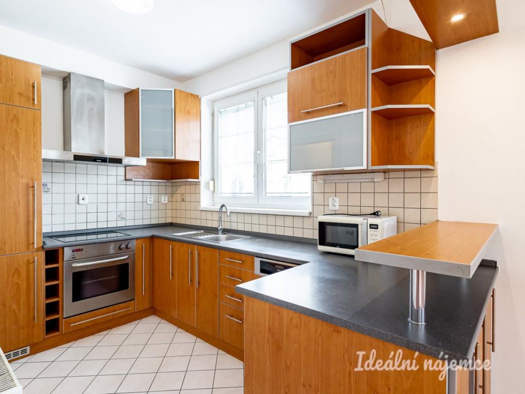 1-кімнатна квартира, 68 m²