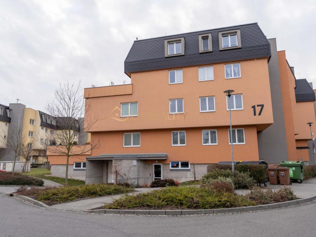 Pronájem bytu 1+kk 37 m2