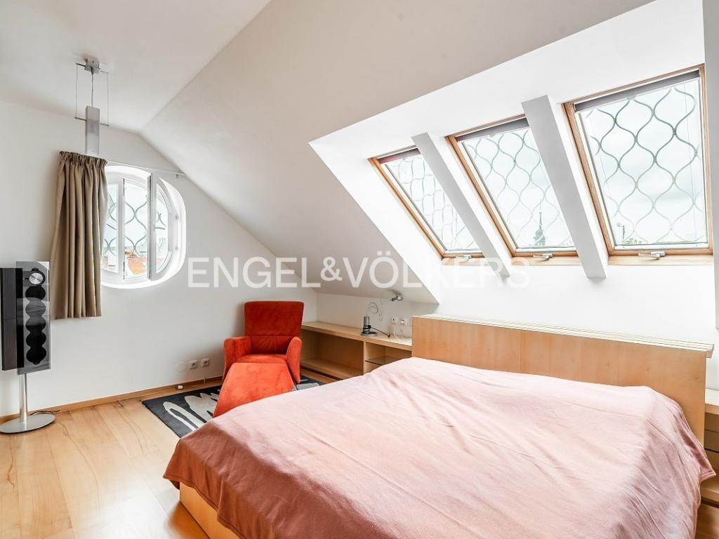 Pronájem bytu 4+kk 135 m2