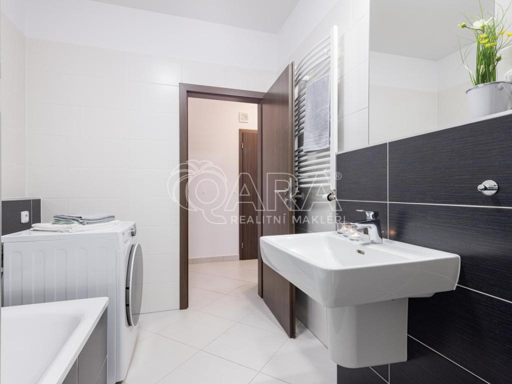 Pronájem bytu 2+kk 67 m2, Praha – náhled fotky 8