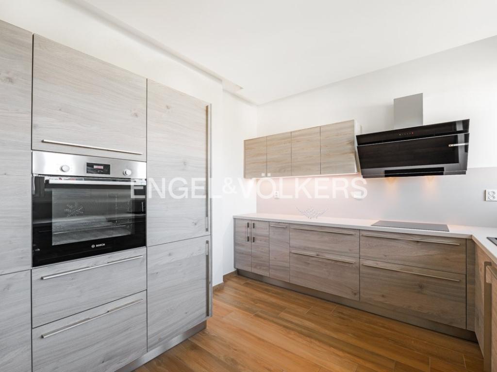 Pronájem bytu 4+1 142 m2