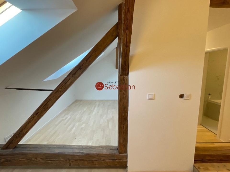 Pronájem bytu 4+kk 99 m2