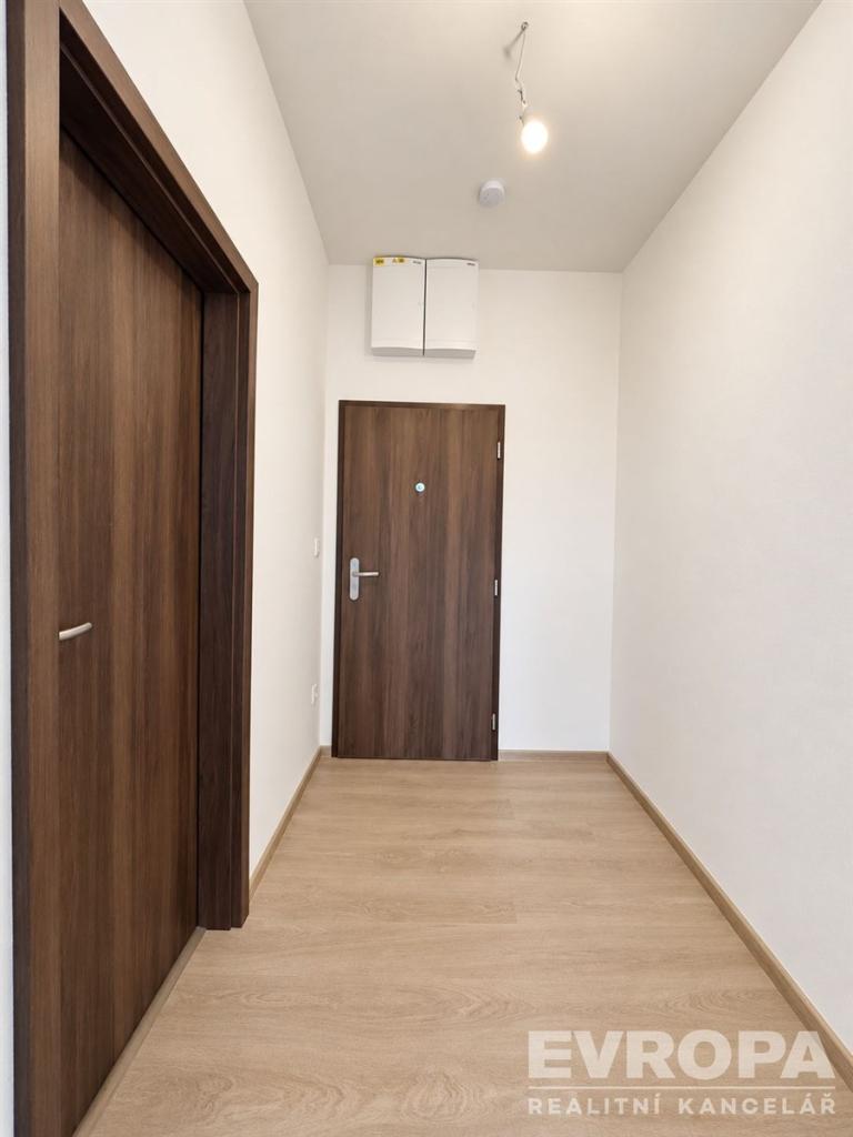 Pronájem bytu 1+kk 32 m2, Břeclav – náhled fotky 7