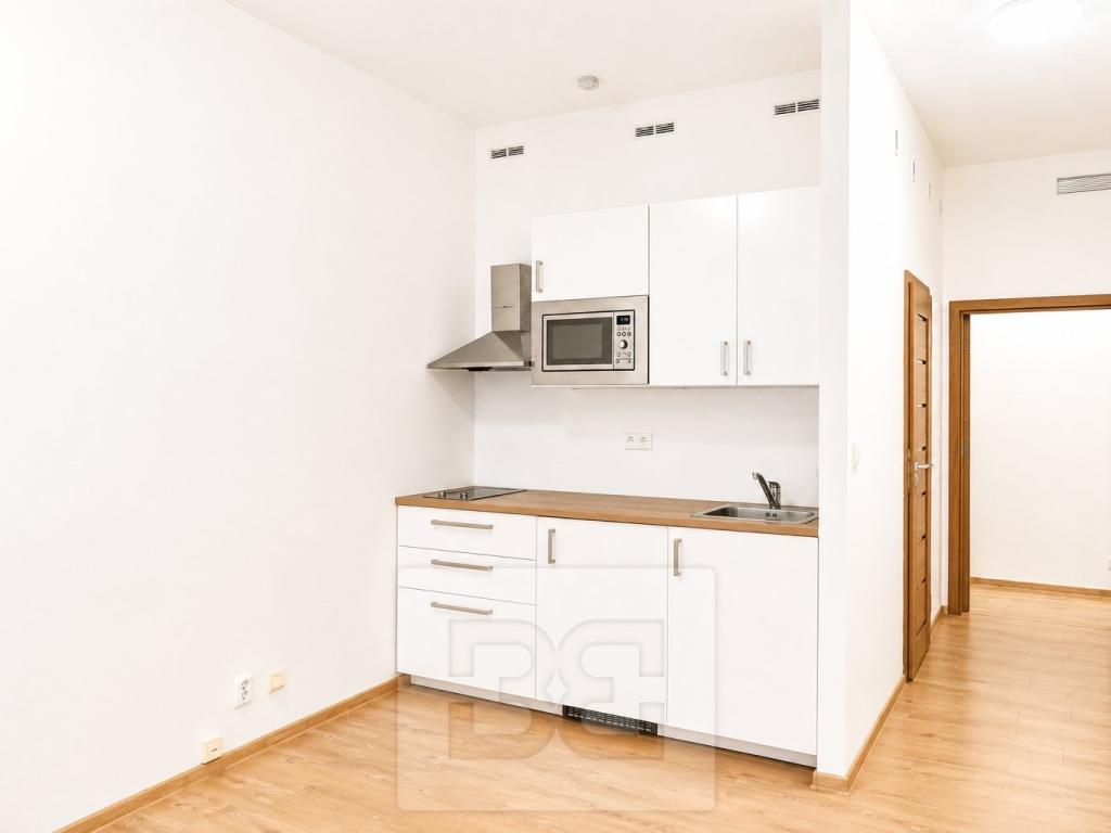 Pronájem bytu 1+kk 28 m2