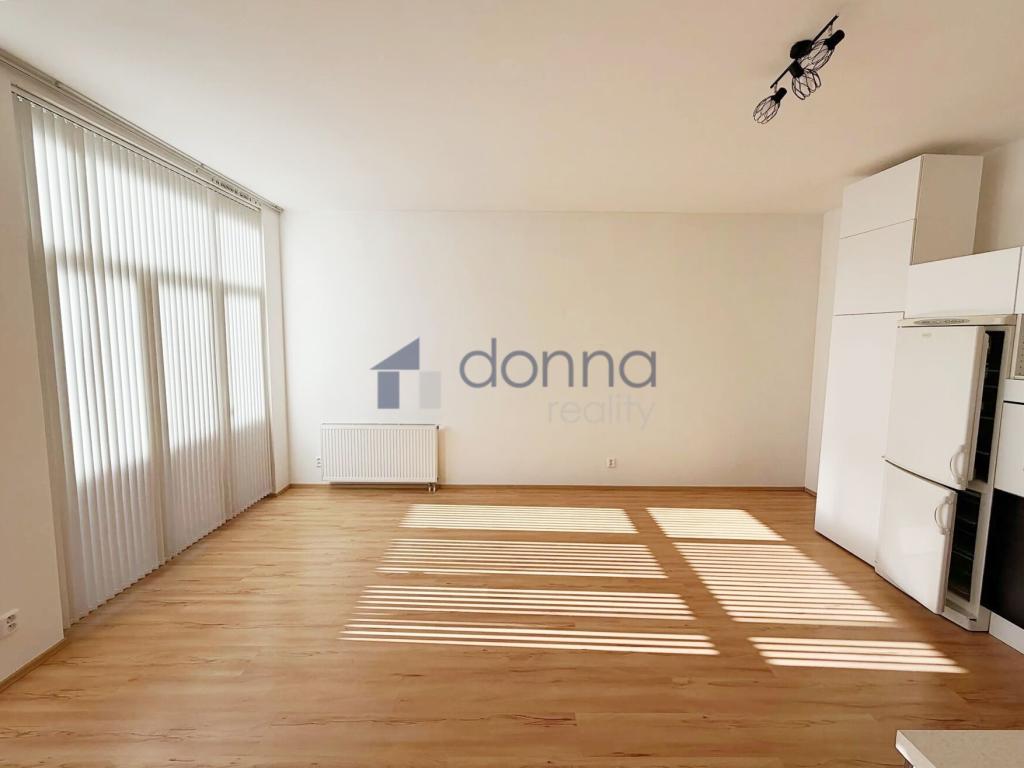 Pronájem bytu 2+kk 55 m2, Praha – náhled fotky 4
