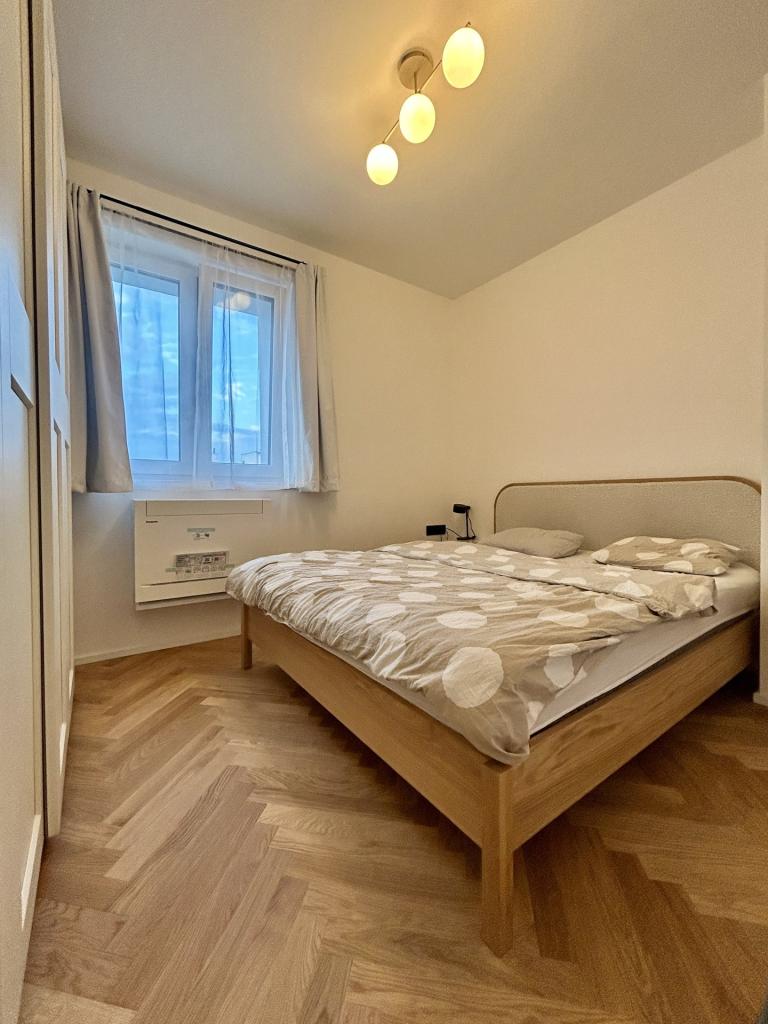Pronájem bytu 2+kk 55 m2, Praha – náhled fotky 8