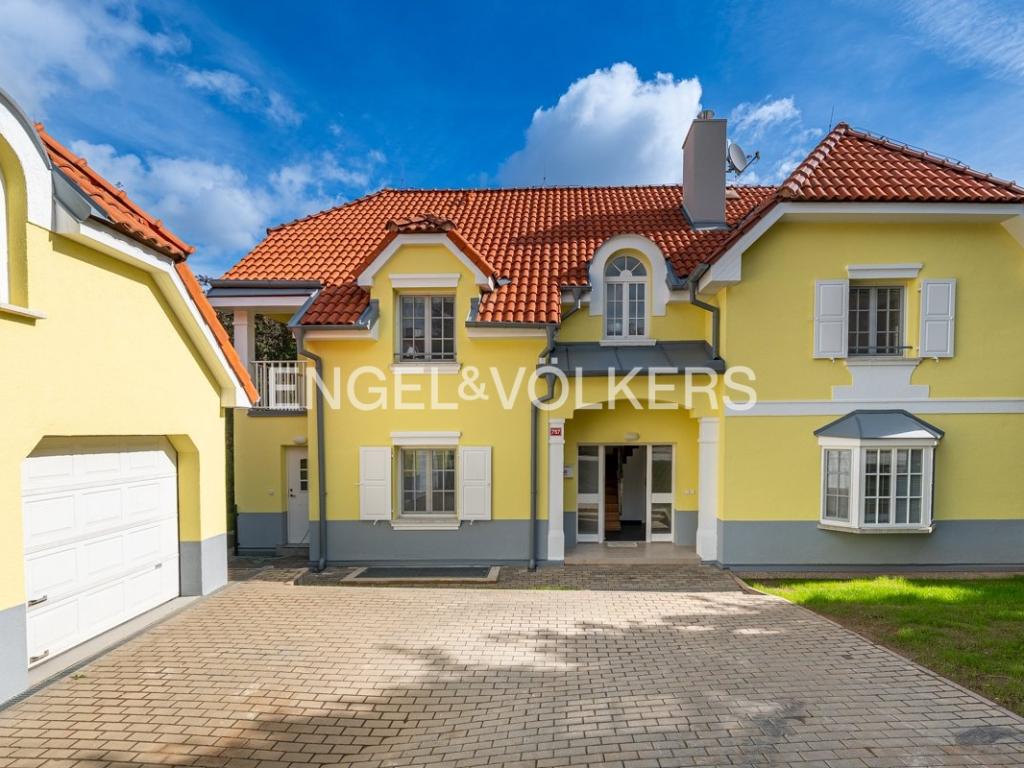 Pronájem domu 302 m2