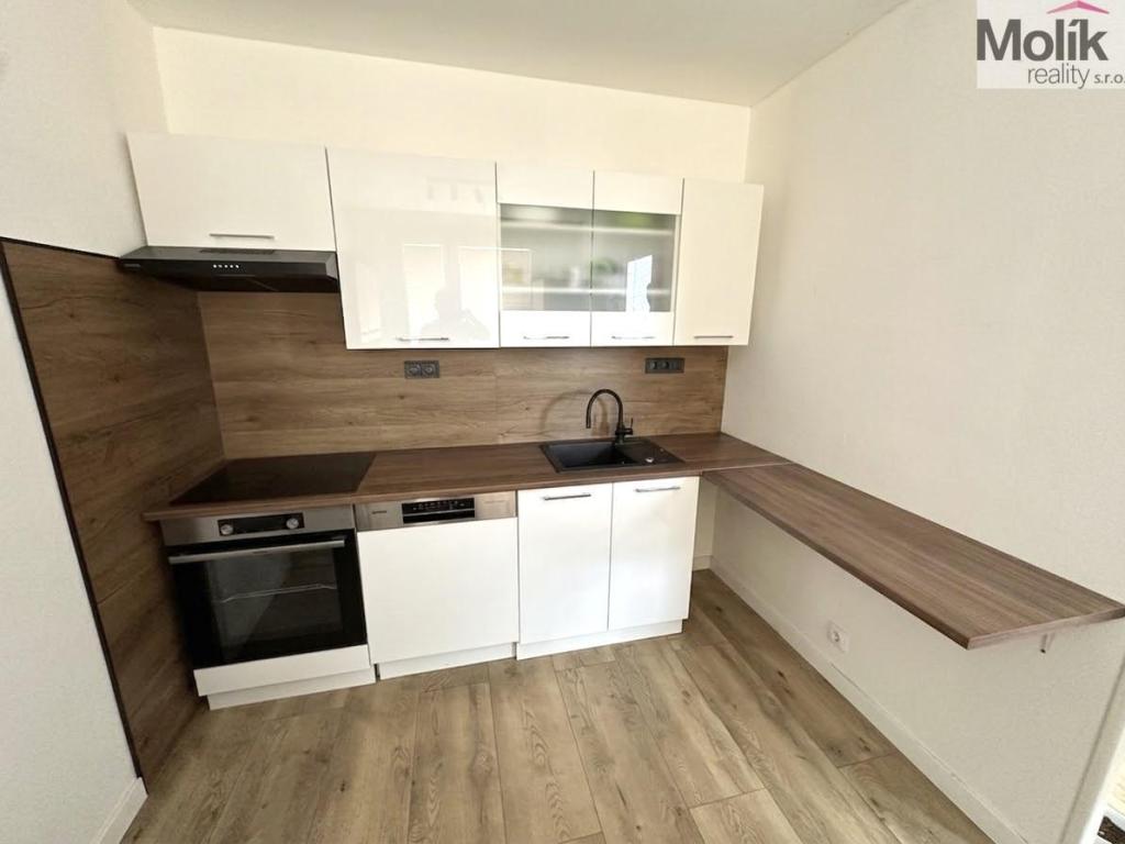 Prodej bytu 3+1 69 m2, Teplice – náhled fotky 2
