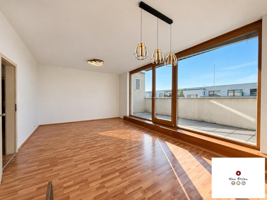 Pronájem bytu 2+kk 73 m2, Praha – náhled fotky 2