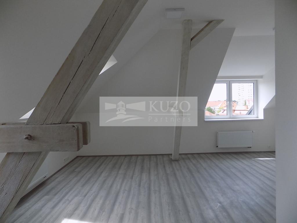 Pronájem bytu 2+kk 68 m2