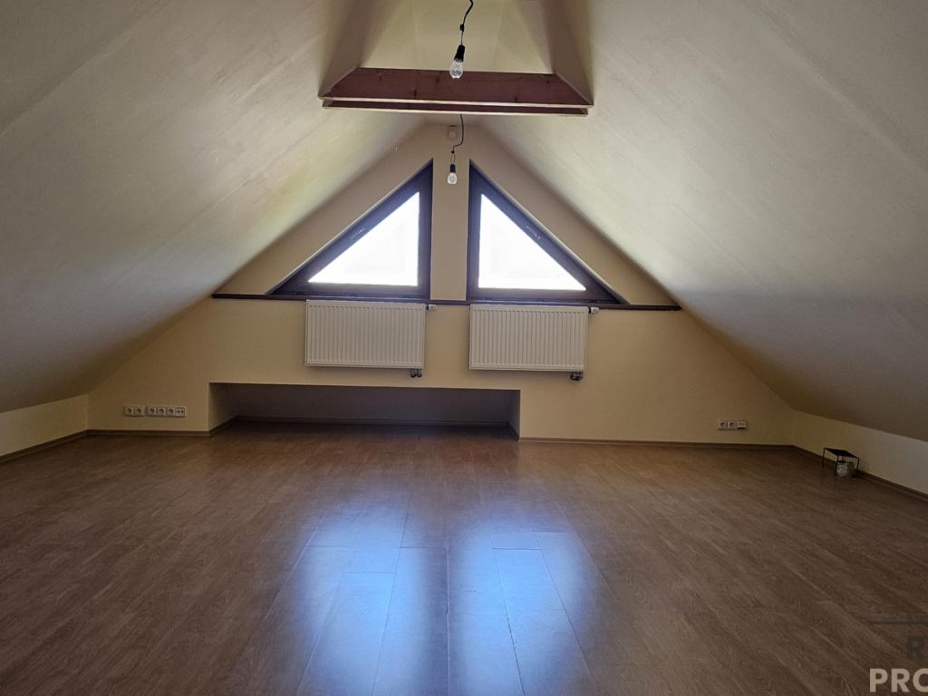 Prodej domu 369 m2, Jesenice – náhled fotky 17