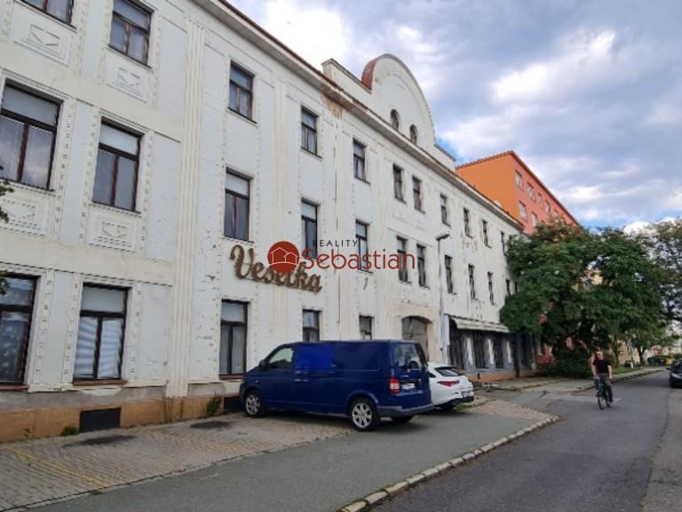 Pronájem garageParking, Pardubice - Hlaváčova,