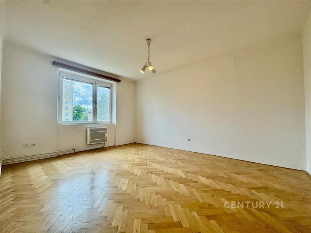 Pronájem bytu 1+1 44 m2