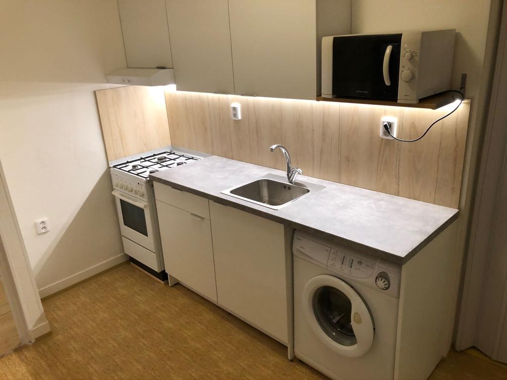 Spolubydleni bytu celý pokoj 54 m2