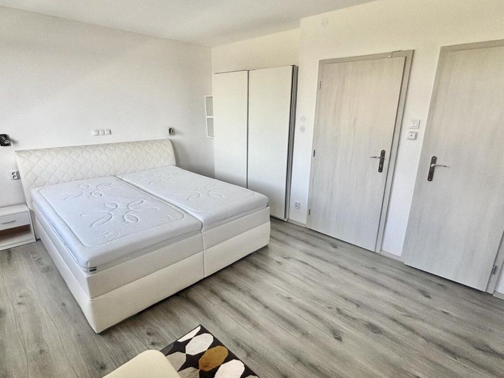 Pronájem bytu 1+kk 23 m2